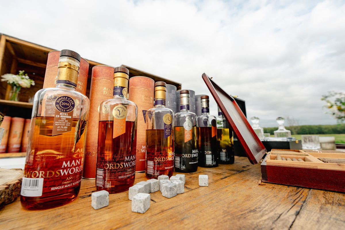 Annandale-flessen op de whiskybar